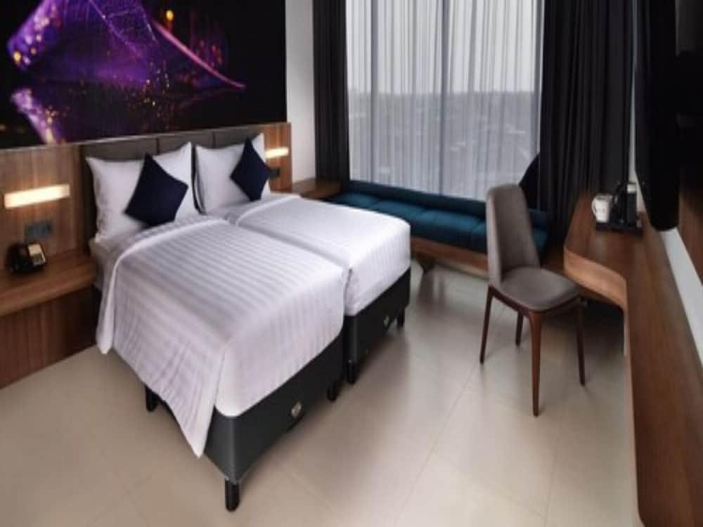 Aston Sidoarjo City Hotel & Conference Center Exterior photo